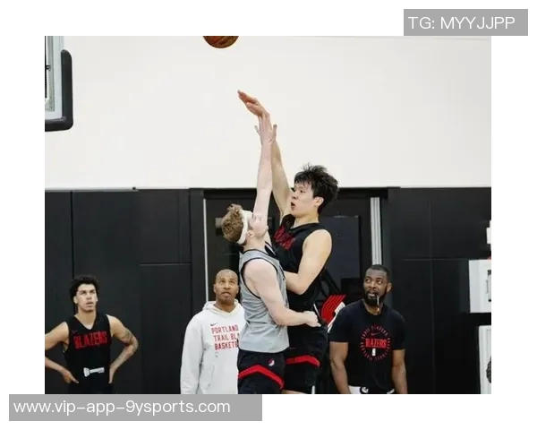 杨瀚森在比赛中表现出色罗威伤愈前他将迎来更多出场机会 杨瀚森在比赛中表现出色罗威伤愈前他将迎来更多出场机会