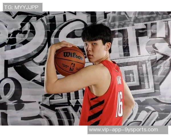 比卢普斯耐心指导杨瀚森学习与成长并重的篮球之路 比卢普斯耐心指导杨瀚森学习与成长并重的篮球之路