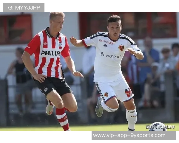 埃因霍温宣布卢克德容告别仪式球员荣登星光大道荣耀时刻 埃因霍温宣布卢克德容告别仪式球员荣登星光大道荣耀时刻