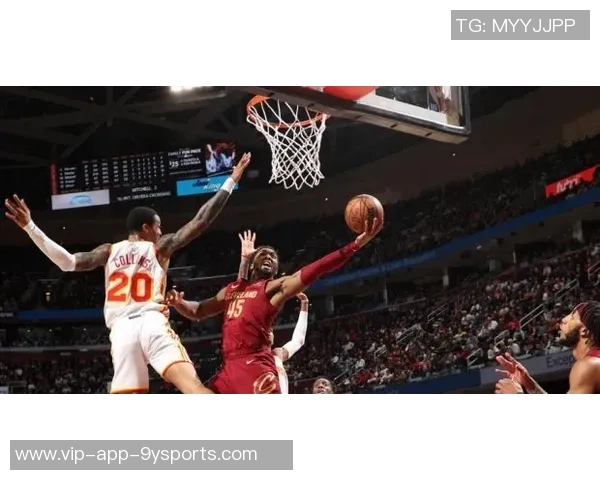 米切尔半场三分火力全开5投5中轻松拿下15分助球队争胜