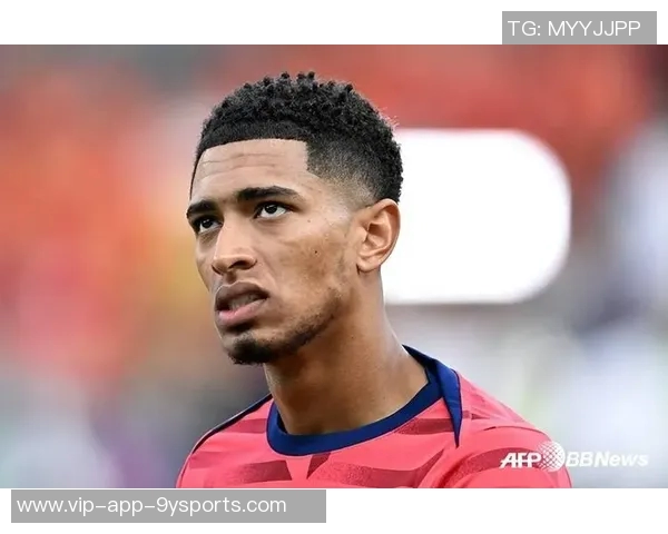 贝林厄姆荣膺英格兰队202425赛季最佳男球员表现卓越助攻频繁 贝林厄姆荣膺英格兰队202425赛季最佳男球员表现卓越助攻频繁