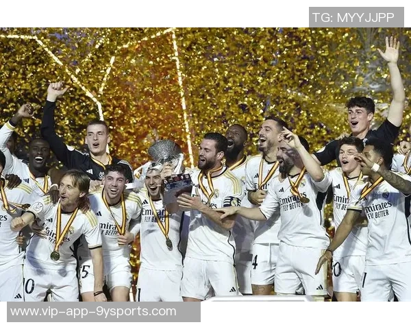 阿尔沙文穿巴萨球衣逛皇马商店引发球迷热议 阿尔沙文穿巴萨球衣逛皇马商店引发球迷热议